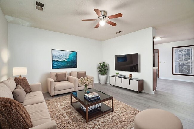 Building Photo - 118 Roberta Dr Unit A