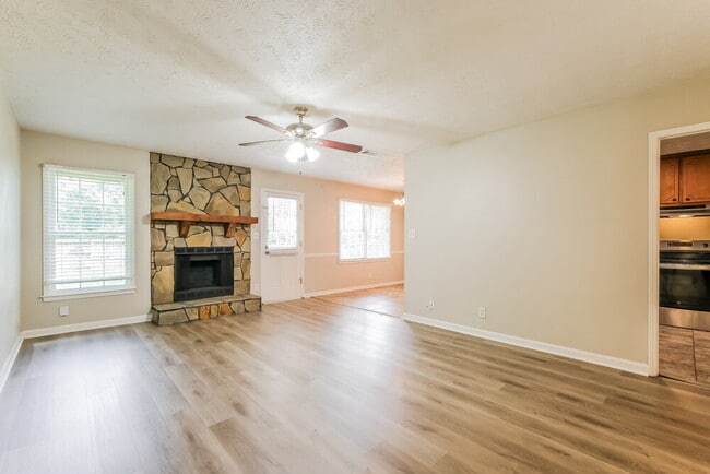 Photo - 3568 Fernbrook Dr