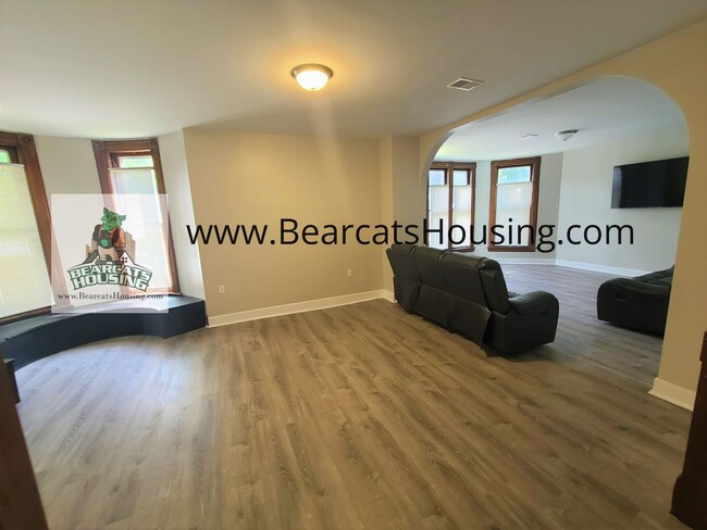 Photo - Chestnut & Seminiary Unit Pool House
