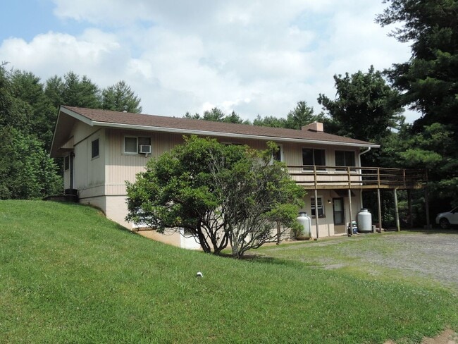 Building Photo - 109 Forest Lake Ln Unit C