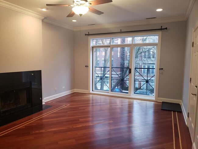 Living Room - 1924 W Diversey Pky Unit 2E