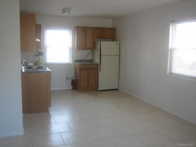 Photo - 235 Fieldmere St