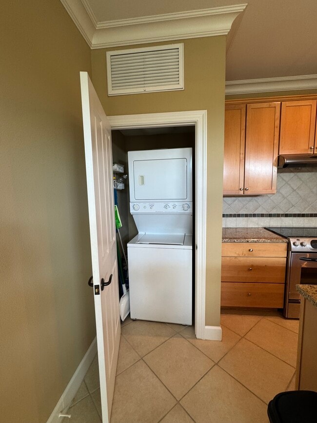 Photo - 415 E Romana St