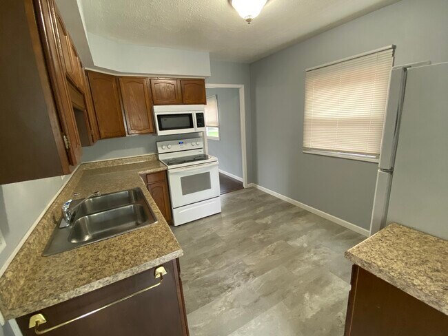 Photo - 2404 S Whittier Ave