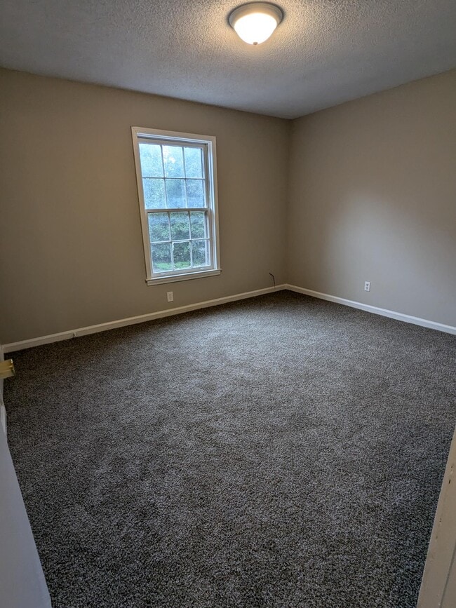 Photo - 813 Holder Ct