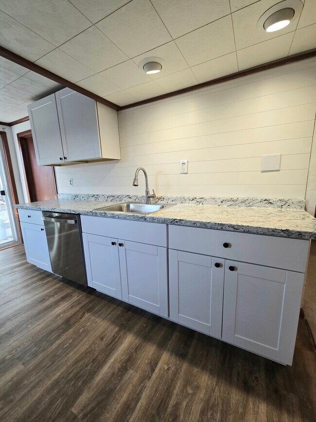 13390 W 8th Ave Unit Garde Apartment