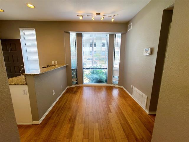 Photo - 2002 N Fitzhugh Ave Unidad 2