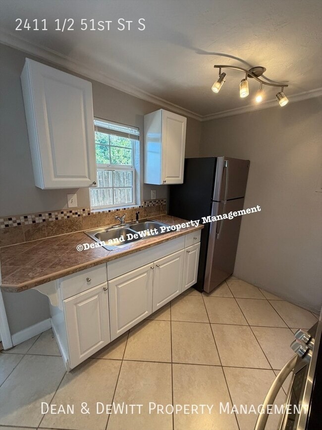 Photo - 2411 1/2 51st St S-