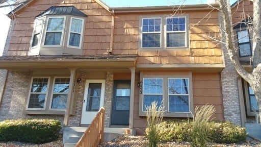 Building Photo - Charming 2 BR/2BA Townhome in Prime Rockrimmon Location!