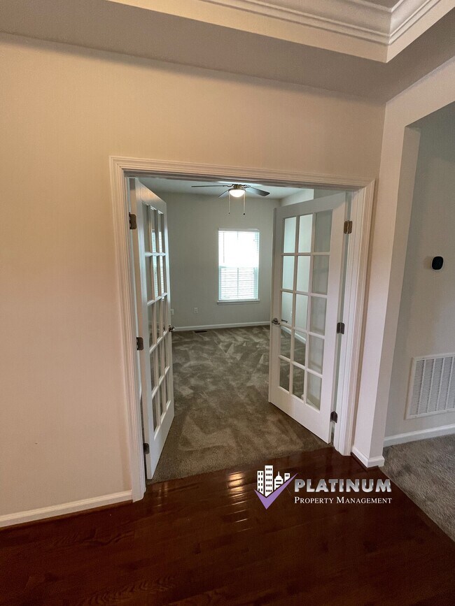 Photo - Creekside Village