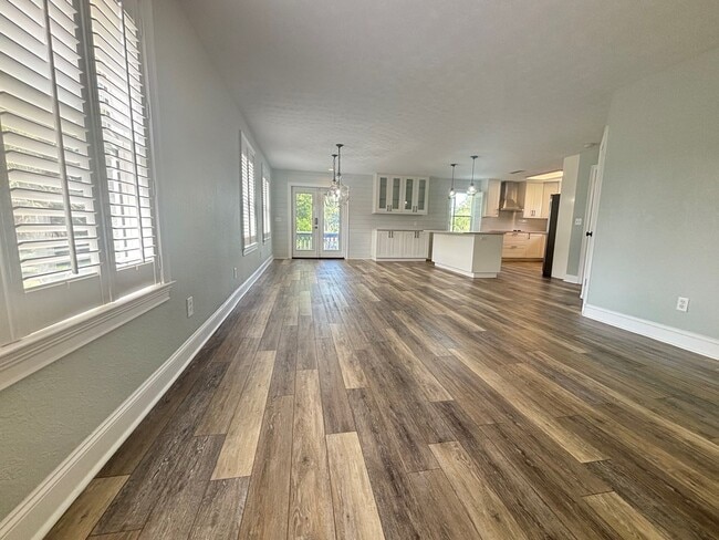 Photo - 802 Marvin Ave