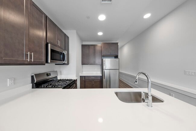 660 Grand St Unidad 401