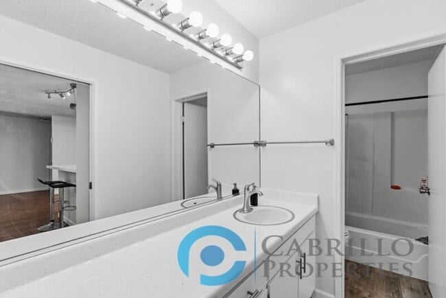 Photo - 1775 Diamond St