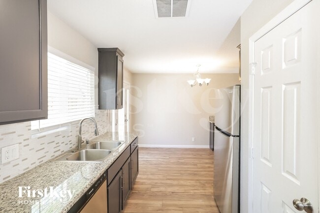 Photo - 5604 W Bartlett Ave