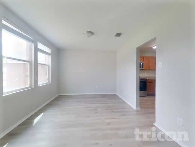 Photo - 16661 Woodside Dr