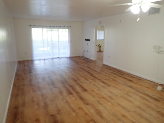BIG DINING ROOM - 1601 SW 128th Ter Unit 107