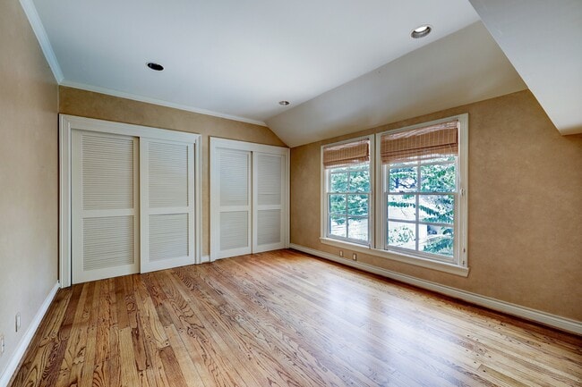 Building Photo - 3020 San Felipe St