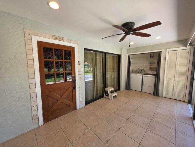 Photo - 9460 SW 61st Way