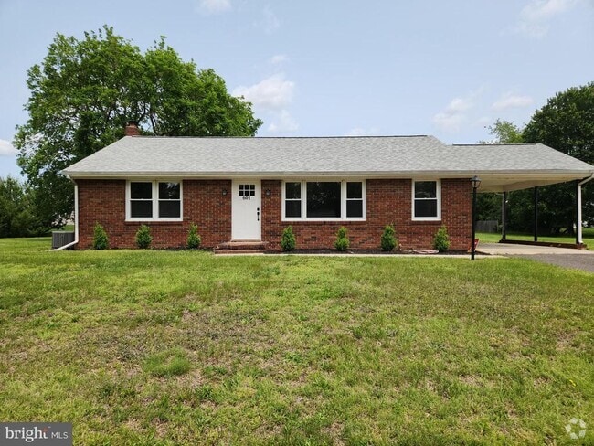 Building Photo - 601 E Academy St Rental