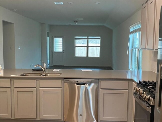 Photo - 6417 Turin Ln