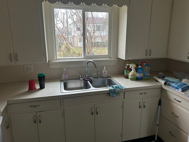 Kitchen - 309 W Sandusky St