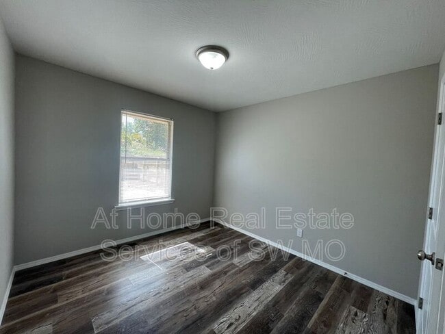 Photo - 613 S Southgate Dr