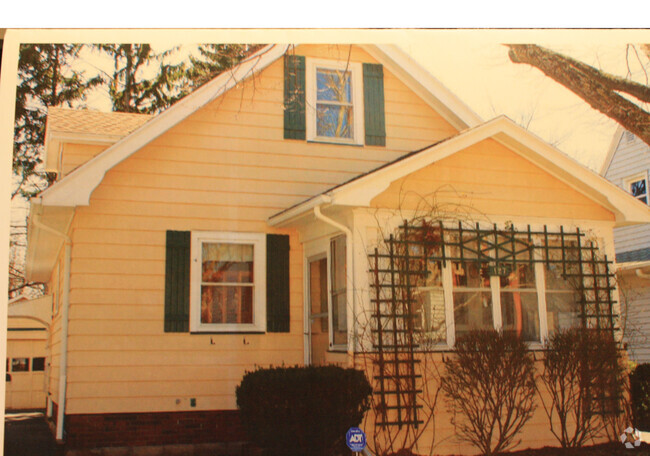 Building Photo - 127 Raleigh St Rental