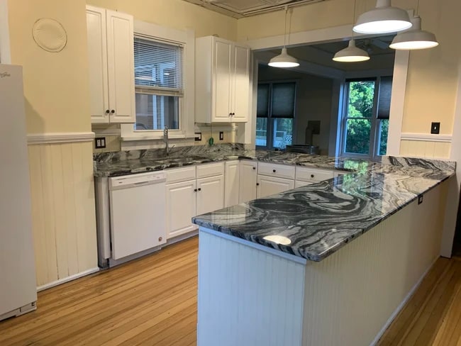 Photo - 620 N College Ave