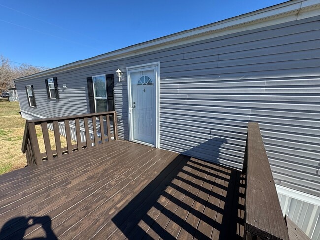 Photo - 112 Parma Ct