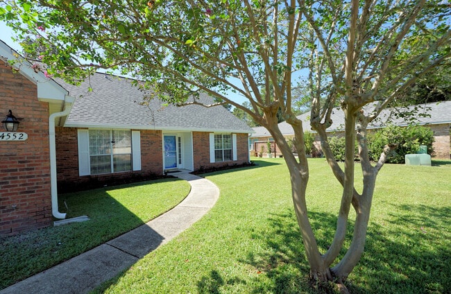 Photo - 4552 Knollwood Ln