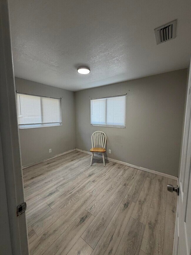 Photo - 716 22nd St Unidad B