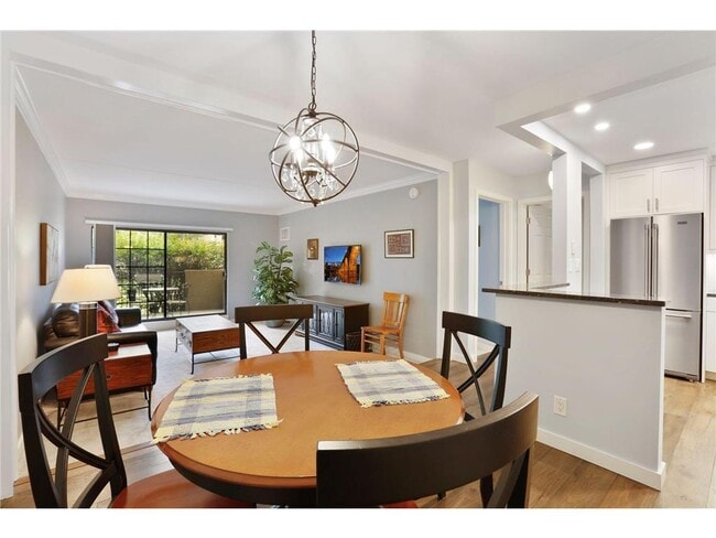 Building Photo - 6730 Vernon Ave S Unit 105