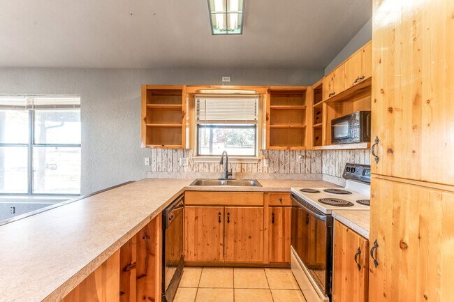 Photo - Horse property with shop in country oasis