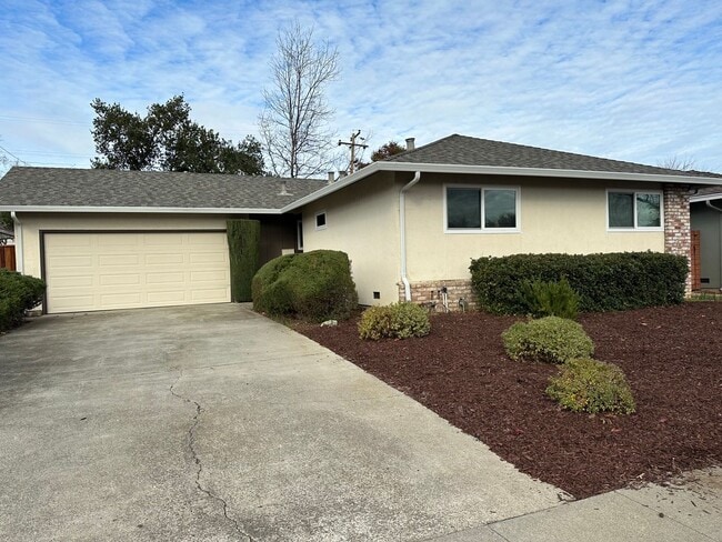 Building Photo - 3 Bedroom in Cupertino