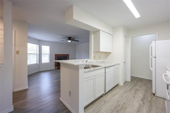 Photo - 8701 Schick Rd