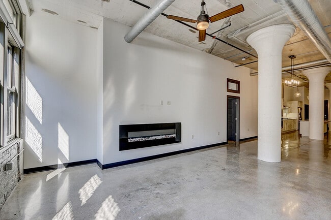 Photo - 226 N Water St