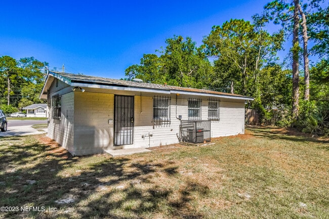 Building Photo - 4602 Roanoke Blvd Rental