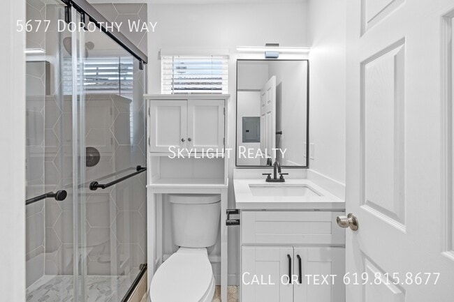 Photo - 5677 Dorothy Way