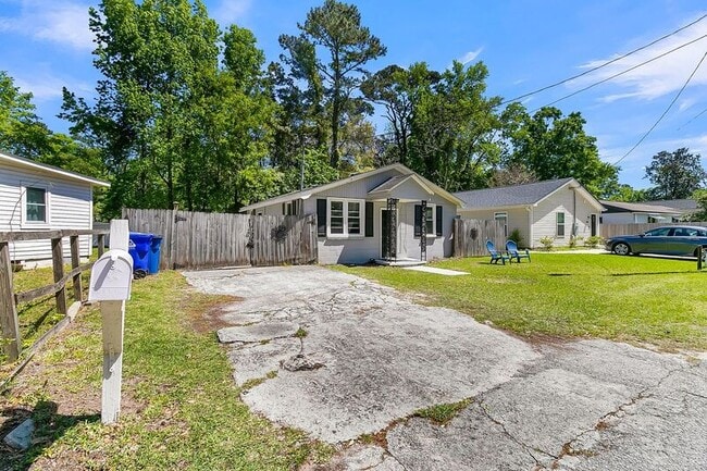 Photo - 1442 Agatha St