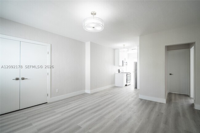 2418 Flamingo Dr Unit 9