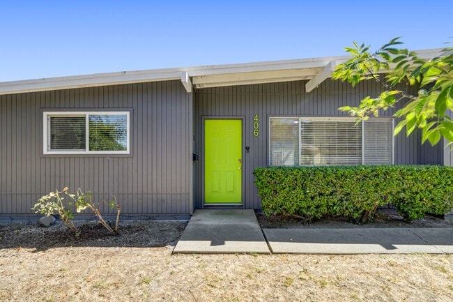 Building Photo - Halfplex in Central Davis
