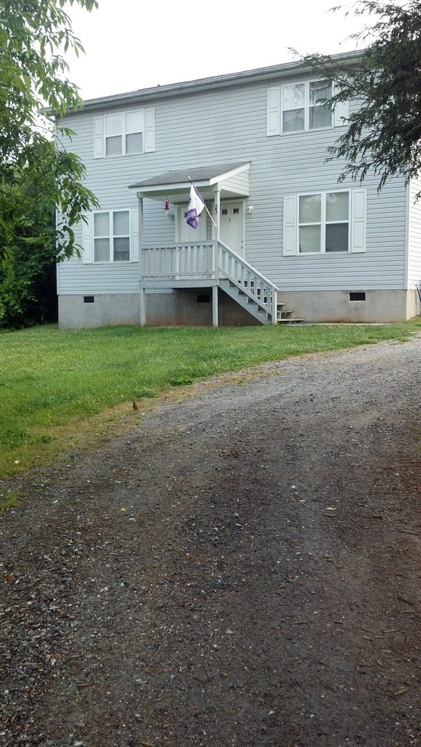 23 Griffin St Unit Griffin St. 23  #2 left side