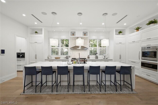 Photo - 215 3rd Ave N