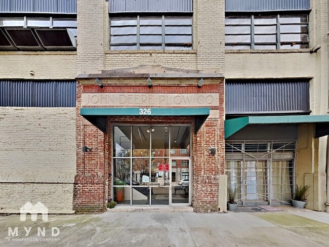 Building Photo - 326 Nelson St SW