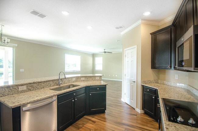 Photo - 5600 NW Pine Trail Cir