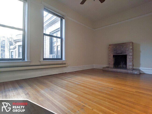 Photo - 1224 N Dearborn St