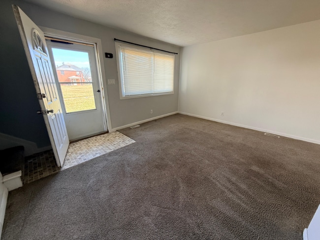 Photo - 105 Buckeye Cir