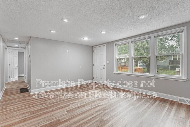 1749 Sinnott Cir