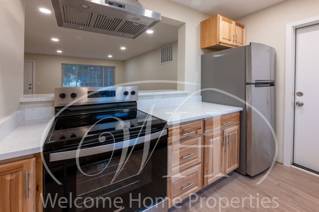 Photo - Spacious 2 bedroom duplex with attached garage Unidad 623 Whitman