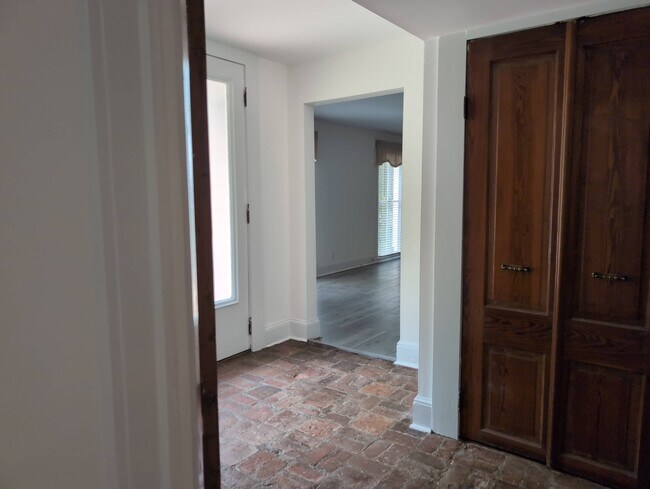 Photo - 1074 Georgia Ave